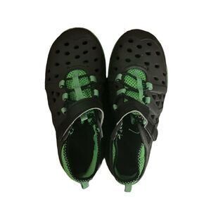 CROC LIKE SHOES BOYS SIZE 12/1 GREEN/BLACK